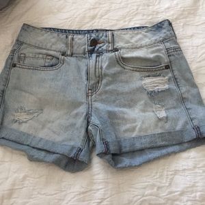 Forever 21 light wash jean shorts Size 24